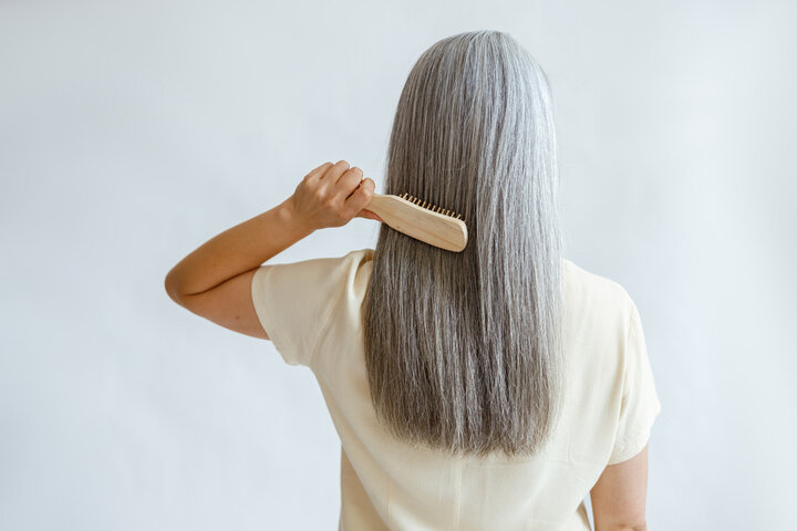 Hormones and antioxidants to prevent gray hair and wrinkles